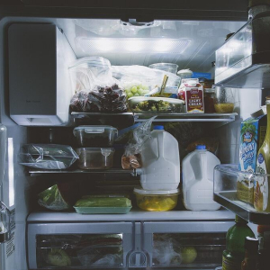 Зачем класть монетку в холодильник? Лайфхак, о котором молчат